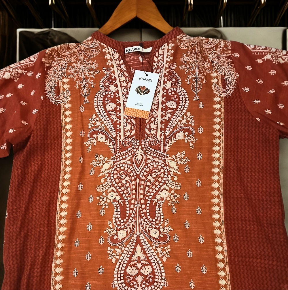 NWT New Embroidered Red Kurta Size Large Bust 21 - Picture 3 of 12